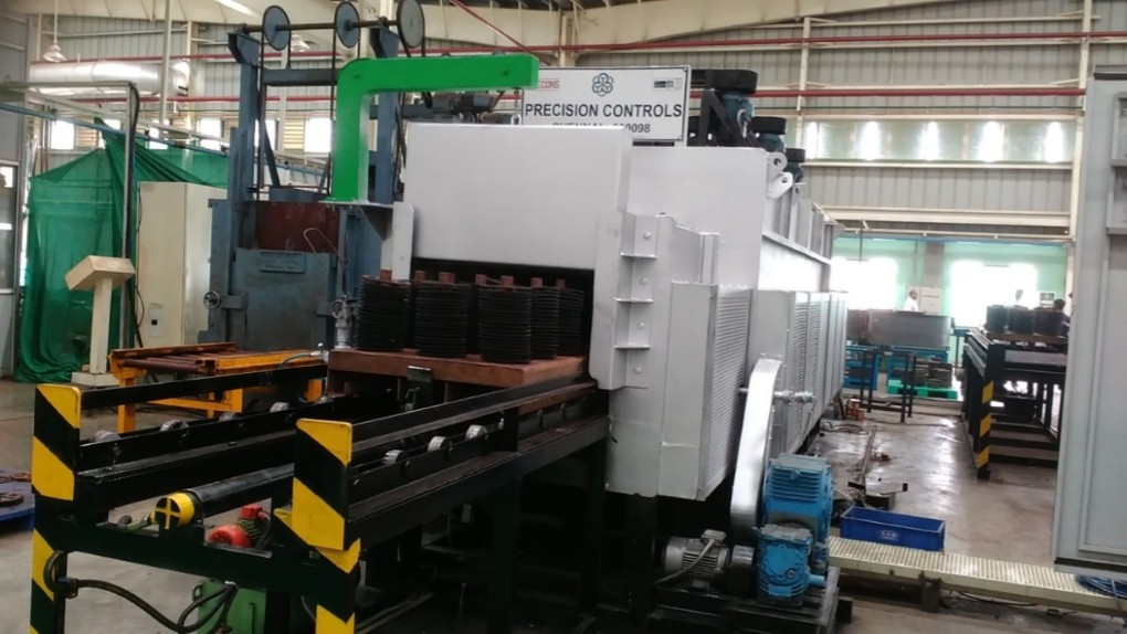 CONTINUOUS ROLLER HEARTH TEMPERING FURNACE FOR SPROCKETS